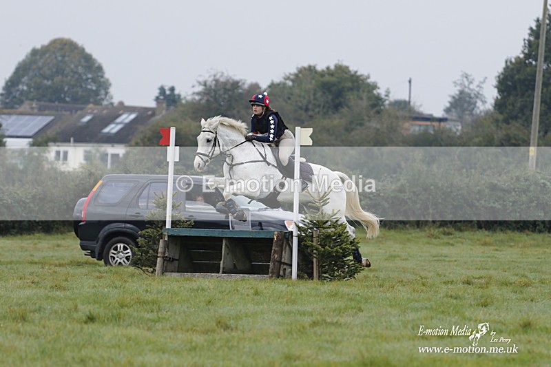 WWHT 171021 0585 - Novice Restricted (0.80m)  17/10/21