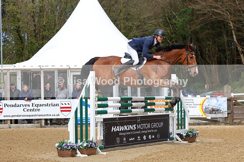 3E7A2359 - Class 9: Senior 1.30m open