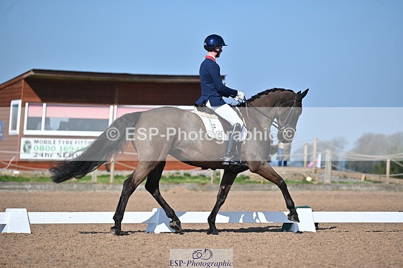 250405-094310-09835 - 117-Myles.Graham-Nibeley.Black.Pearl