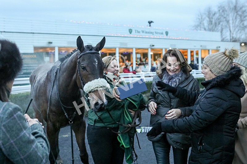 010124-Race 6-Abbeyhill-4598 - Race 6