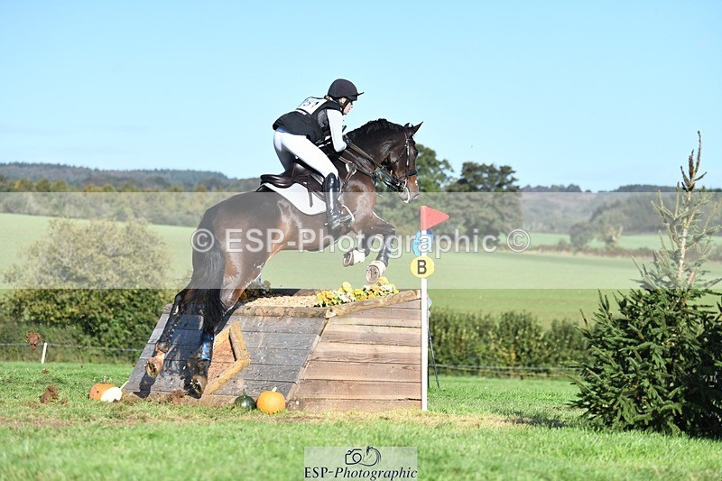 231022-112625-26220 - 251-JE.SUIS.MARVELOUS.WB-Emma.Collins-XC