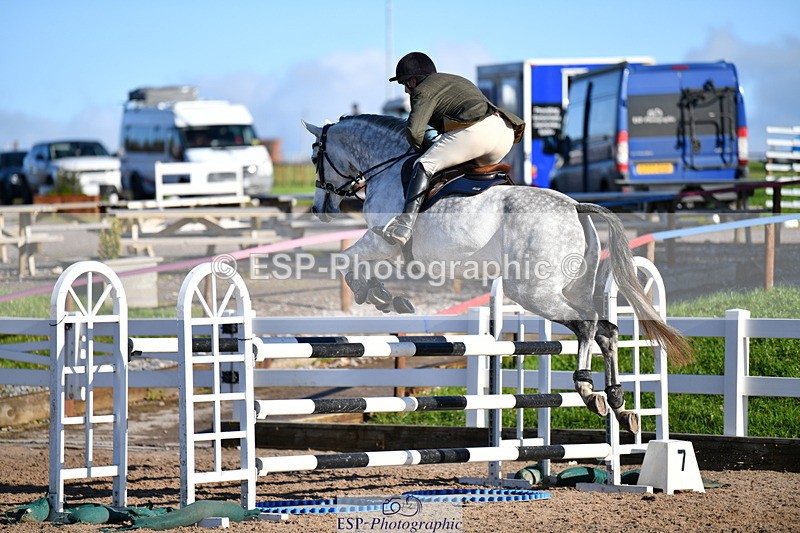 231110A-132608-00566 - Cls 5 Newcomers & 1.10m Open