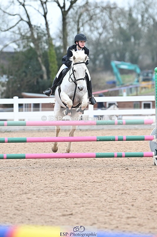 240128A-121847-00827 - Cls 4 Pony Newcomers and 1m Open