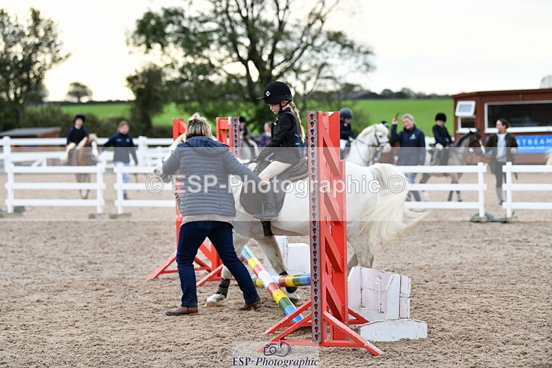 241013B-085326-00049 - Cls 1 Clear Round