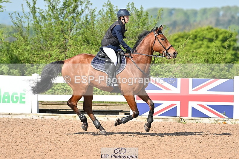 240509A-100516-00348 - Cls 1 British Novice and 90cm Open