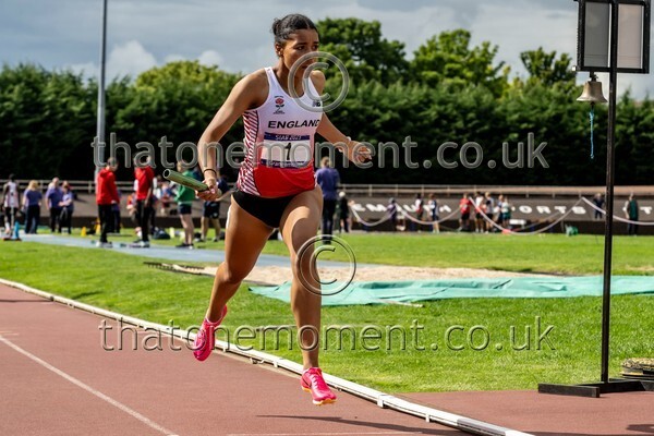 SIAB23-915562 - Track Female Set Two