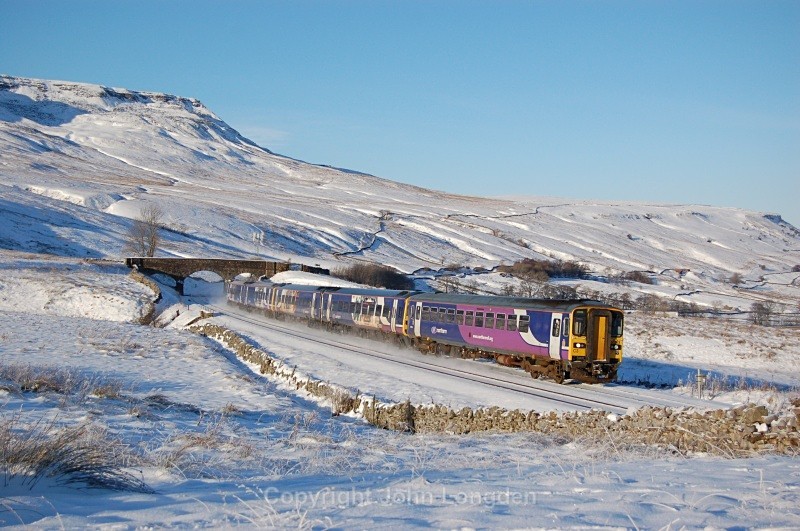 JL - 8.12.10 153363 & 2 x 158s 11.51 Carlisle - Leeds Ais Gill - Ais Gill (road bridge southbound)