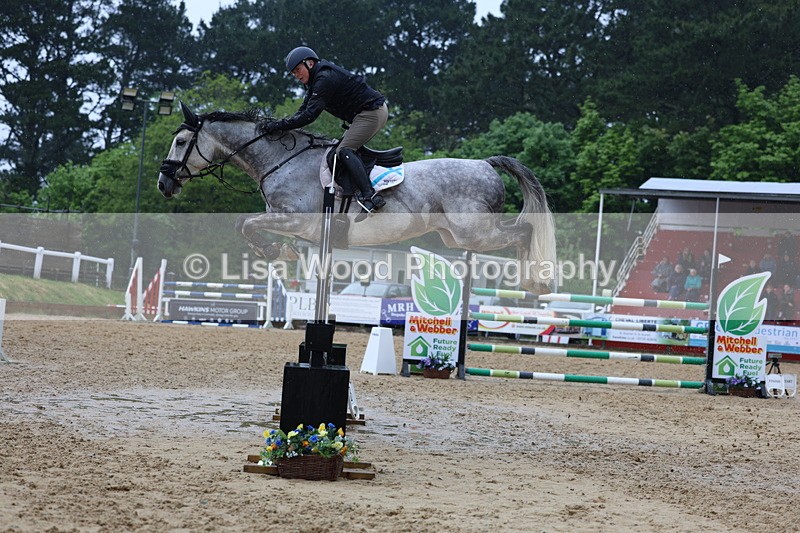 3E7A7588 - Class 9: Senior 1.30m open