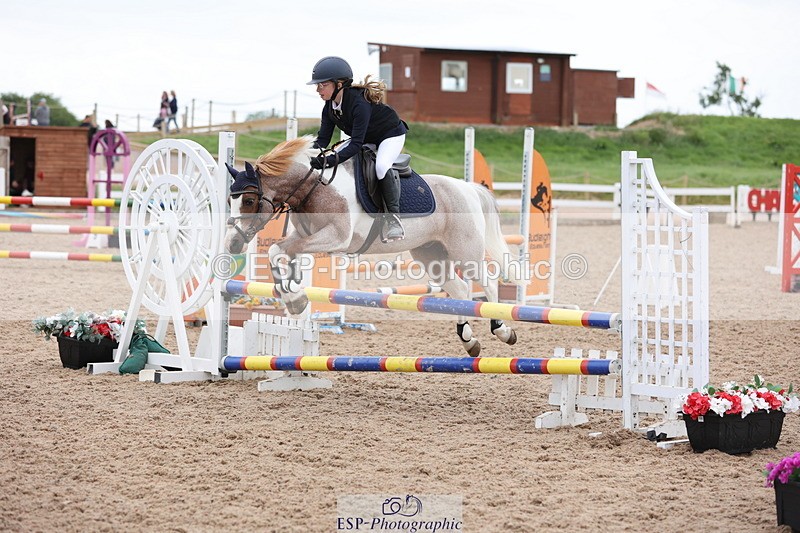 240630A-180958-16322 - Cls 28 Stepping Stones 128cm + 138cm