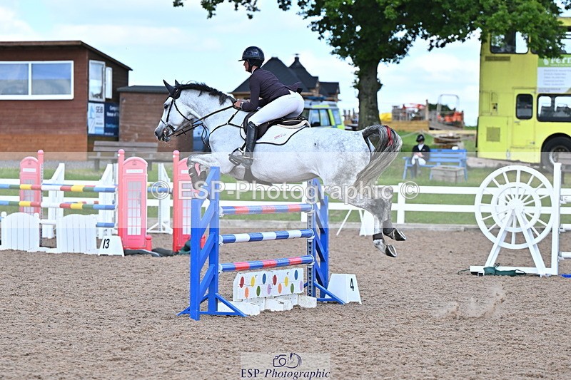 240619A-160717-01137 - Cls 5 Snr Foxhunter and 1.20m Open