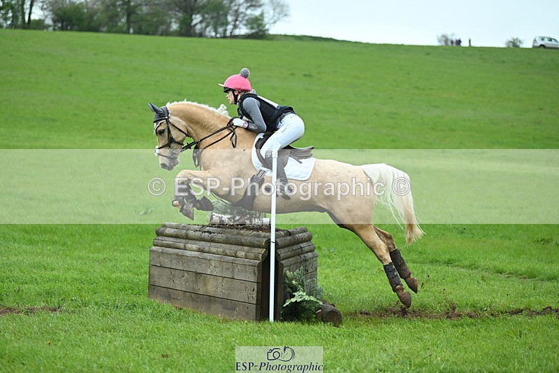 250419-105539-08100 - 554-Lauren.Reason-MERLYNS.CUSTARD.CREAM