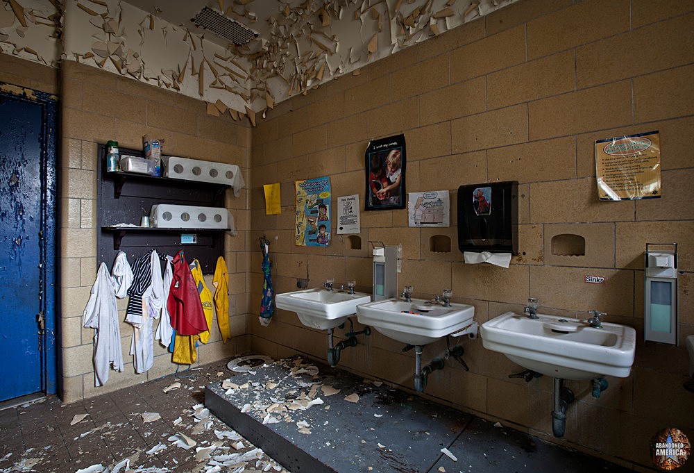 Rockland State Hospital (Orangeburg, NY) | Hanging Coats - Rockland State Hospital