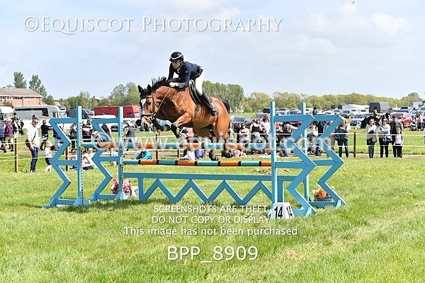 BPP_8909 - CLASS 3 The RHS Andrew Hamilton Coach Novice Qualifier (1.20m)