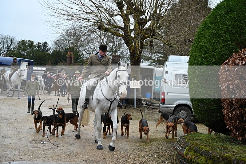 WJ7_9273 - Walk out..