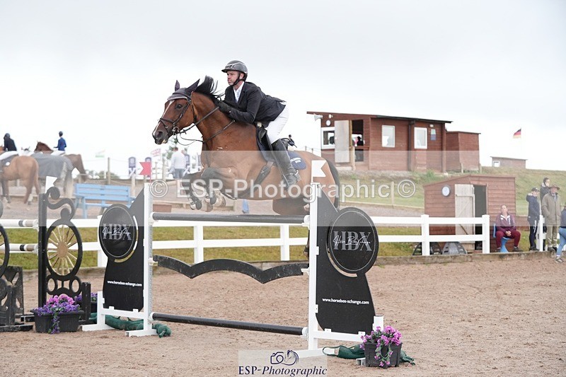 250720-090310-18053 - Cls16, 1 Star Silver Tour Accumulator