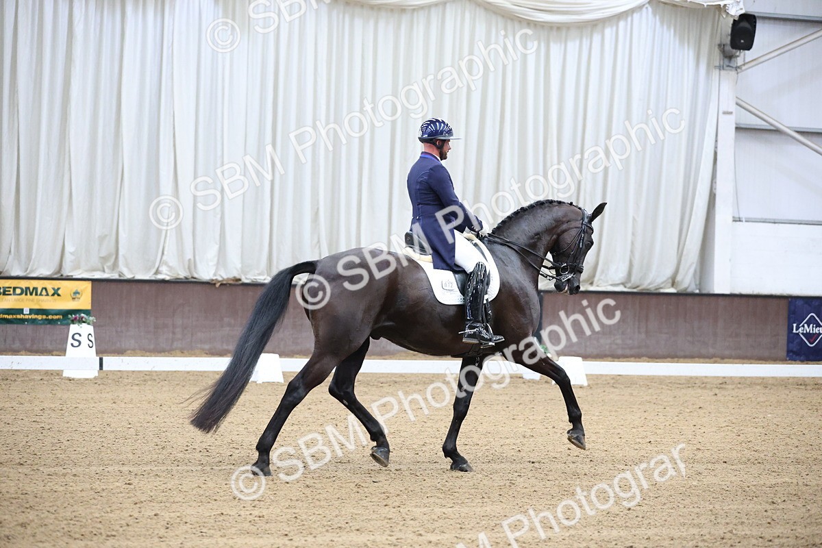 SBM_004304 - Class 9 - FEI Inter 1 Gold - 15.55-16.43