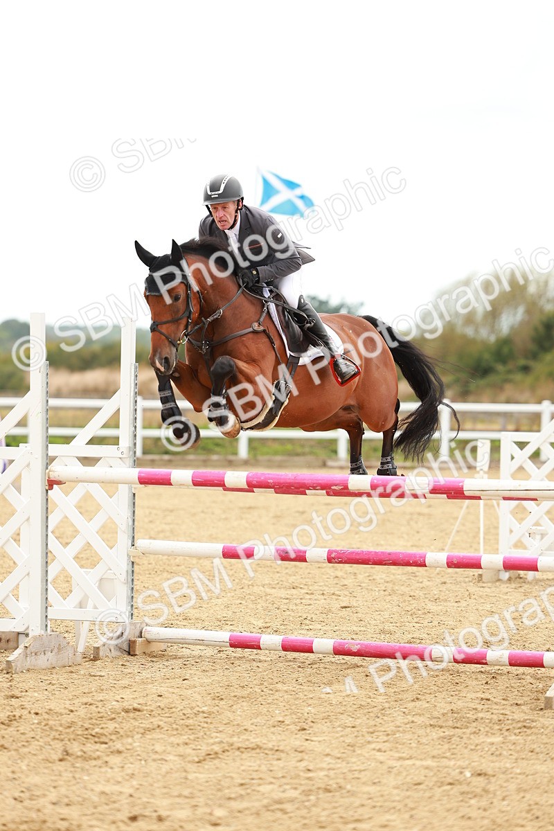 SBM_001507_Class 4 - Senior Newcomers - 110m - Customer Cart- Anthony  17-9-26