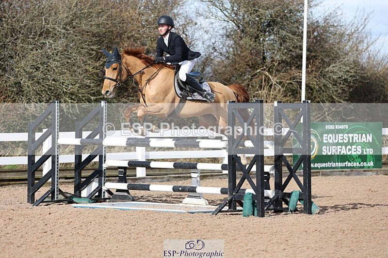 240223A-115419-00984 - Cls 4 Snr 1.05m Open