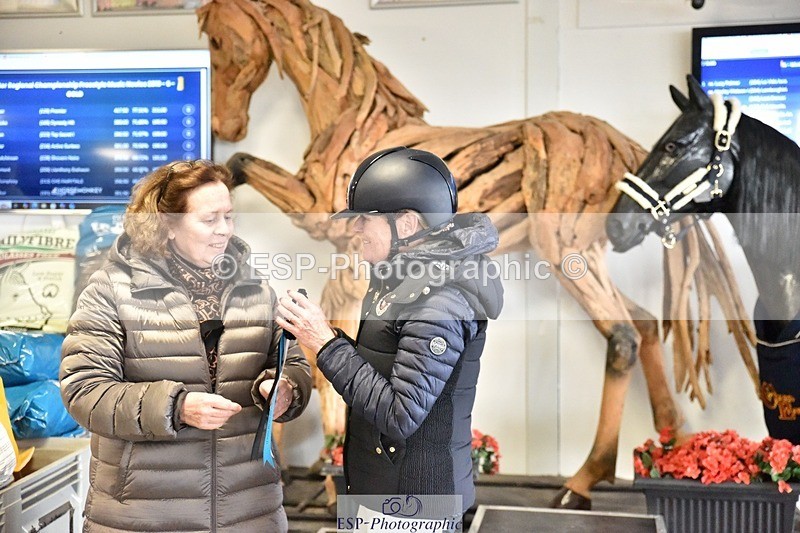 250215-153606-04462 - Medium Gold Presentations