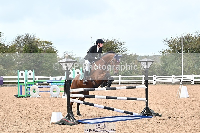 261014-124545-00486 - Cls  05 Snr Newcomers & 1.10m Open