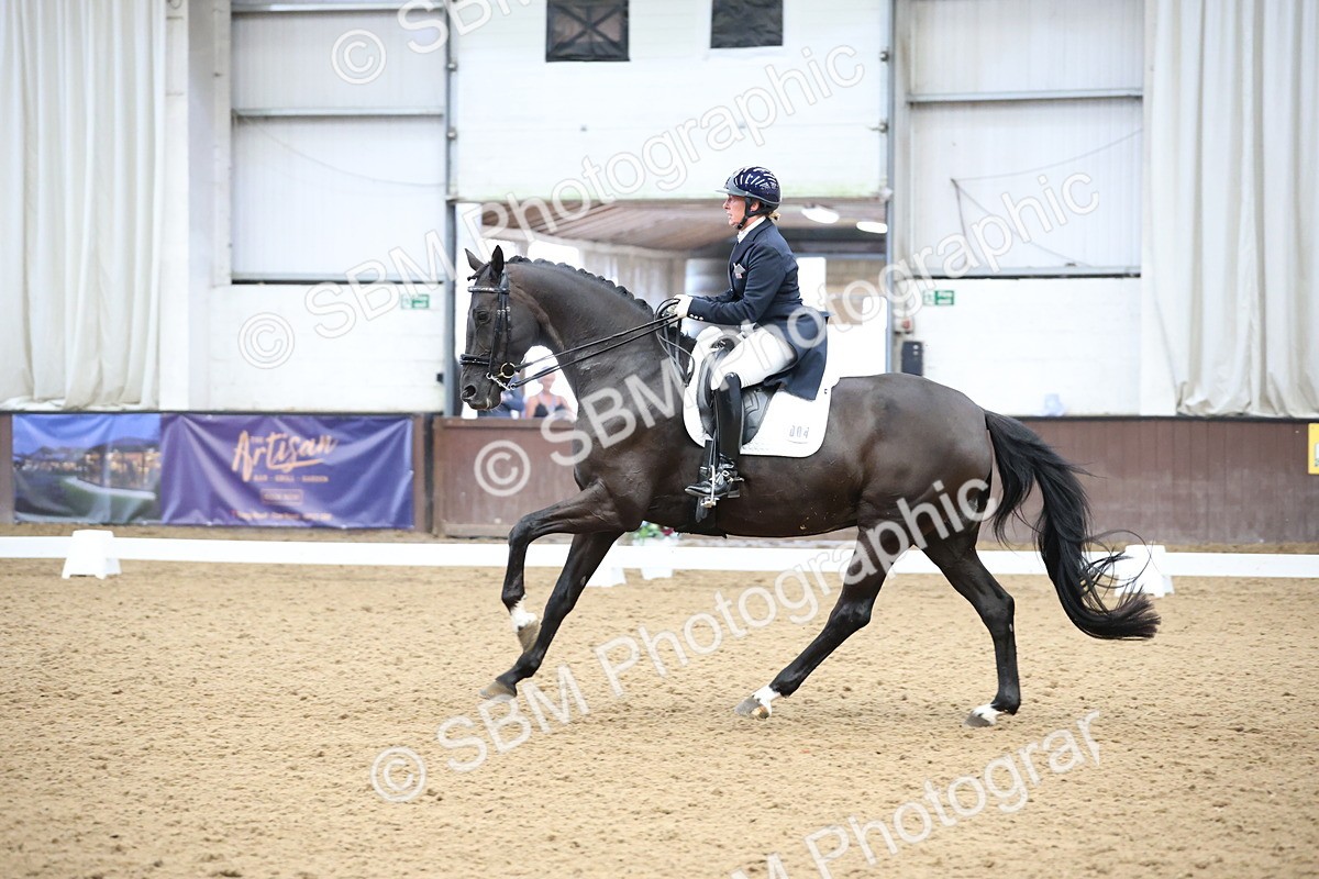 SBM_004789 - Class 9 - FEI Inter 1 Gold - 16.59-17.47