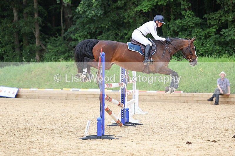 3E7A6584 - Class 9: Senior 1.15m Open