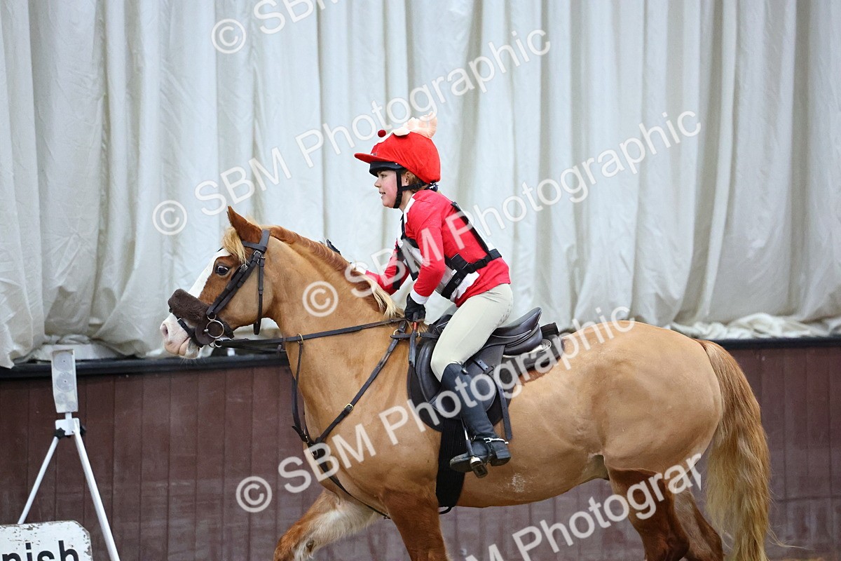 SBM_002005 - Class 4 - Festive Fences - 70cm