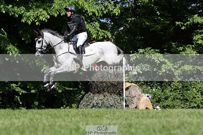 230527-110728-08937 - 302-EN_TARO_DES_VERNIER-Oliver_Townend-XC