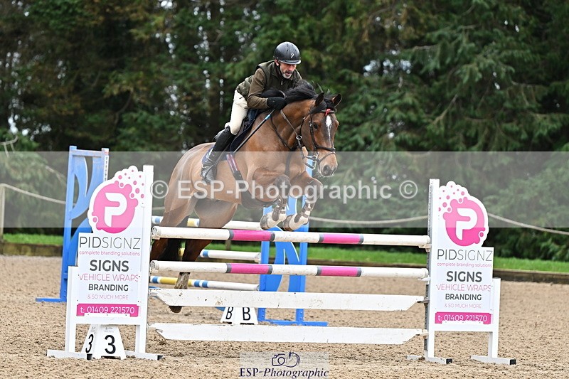 250201A-142416-00939 - Cls 04 Local Horse 120cm