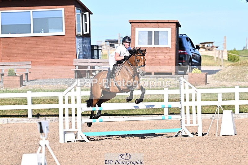 250708A-181713-00457 - 90cm Classes