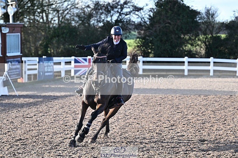 251203-125331-00565 - Cls 4 Newcomers and 1.10m Open