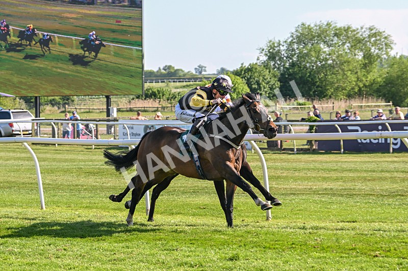 120525-Race 7-Water Of Leith-9092 - Race 7