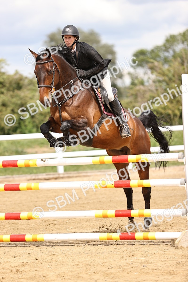 SBM_003202 - Class 11 - Senior Newcomers - 1.10m