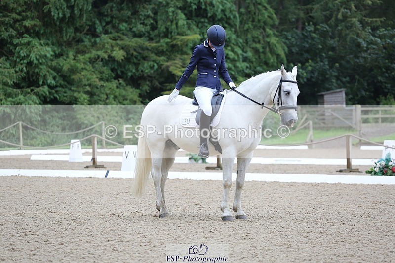 240720-101456-03890 - 125-Sarah_Browne-Domino_Star