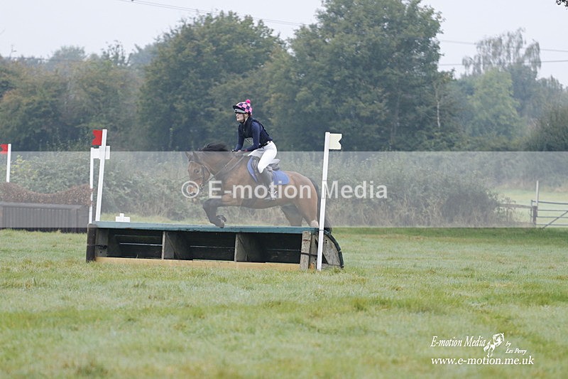 WWHT 171021 0329 - Novice Restricted (0.80m)  17/10/21
