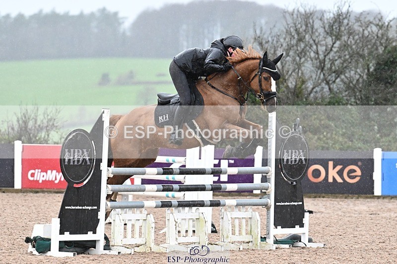 251205-123714-00506 - Cls 7 Snr Newcomers and 1.10m
