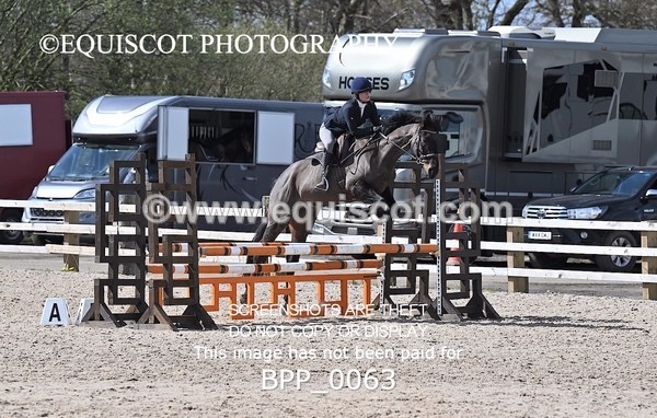 BPP_0063 - CLASS 19 SUN Senior British Novice/ 90cm Open