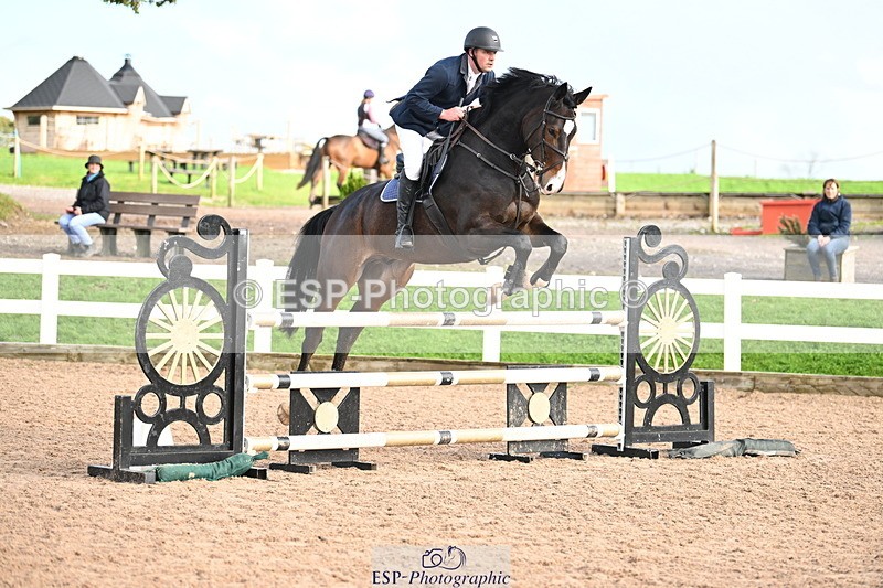 241023A-140917-00977 - Cls 4 Newcomers and 1.10m Open