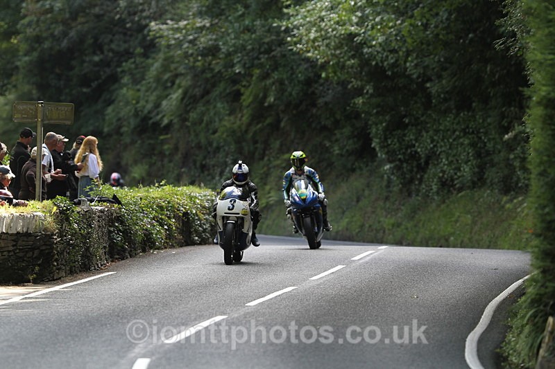 FOM_1059 - Classic TT Lap of honour