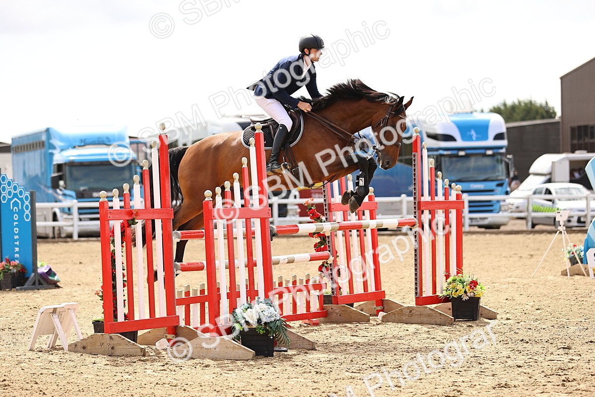 SBM_009608 - Class 8 - Senior Newcomers - 1.10  Open