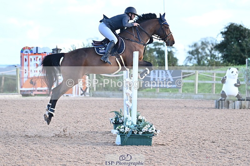 231014A-182143-06442 - Cls 21 National 1.30 & 1.40m Open