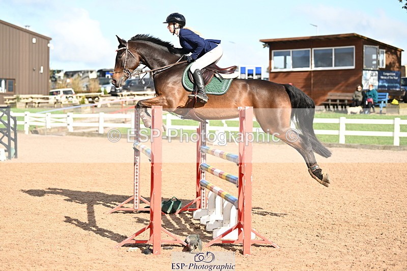 241023A-142816-01050 - Cls 4 Newcomers and 1.10m Open