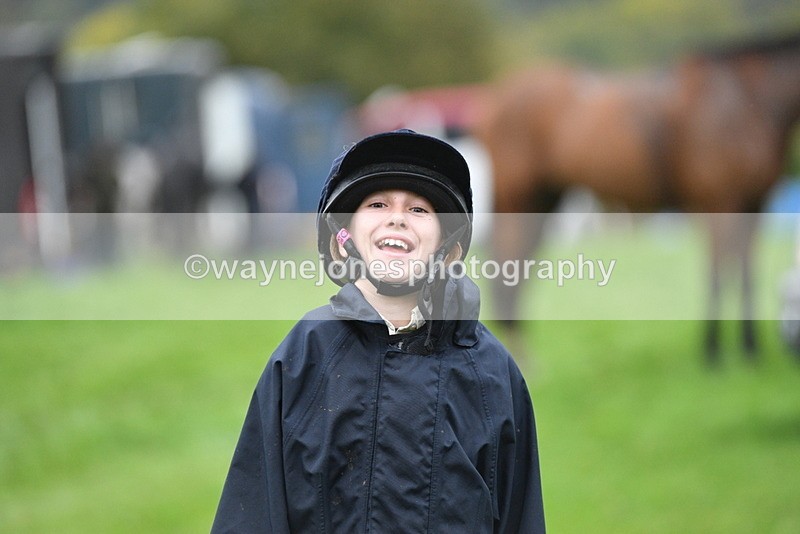 WJ5_6407 - B&B walk back for Hunt Tea !