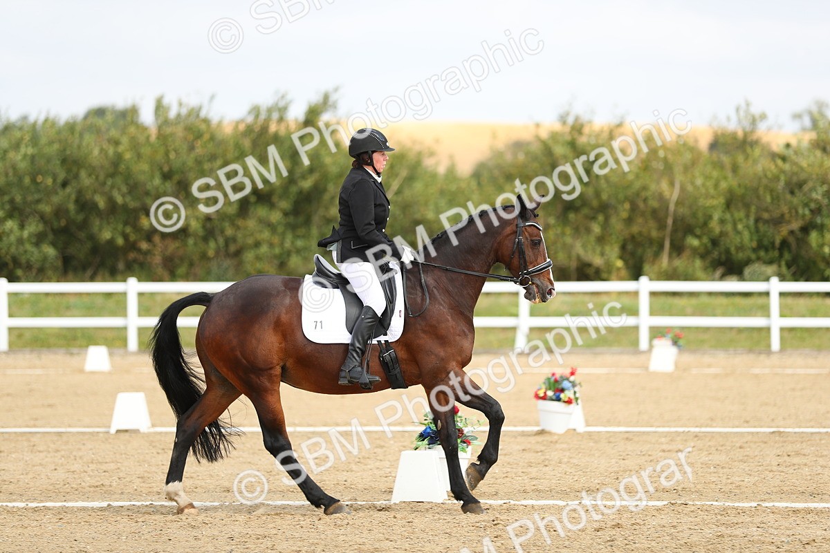 SBM_016373 - Class 13 - Novice 23 - 11.25-12.35