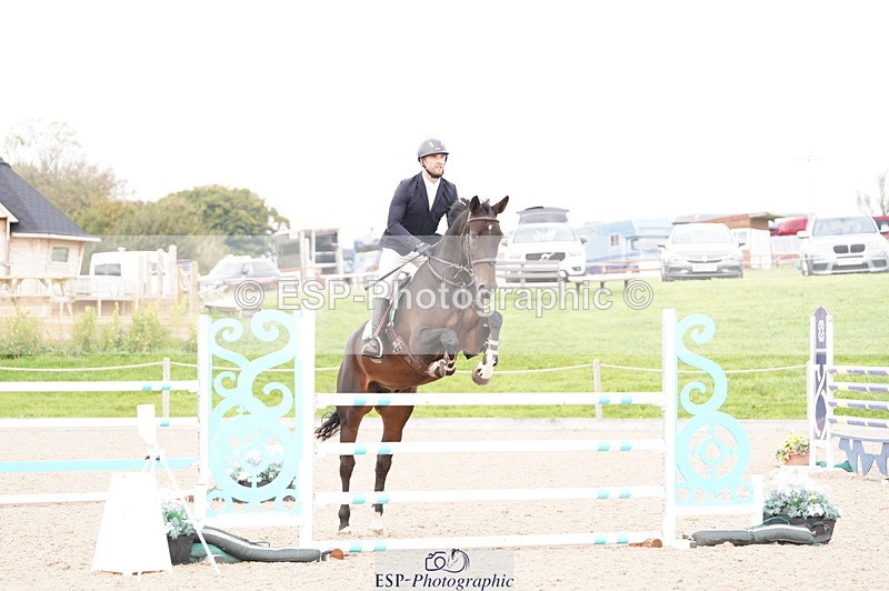 241004A-145738-00854 - Fri 04 Snr Fox & 1.20m Open