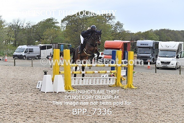 BPP_7336 - CLASS 9 FRI  Senior Newcomers/ 1.10m Open