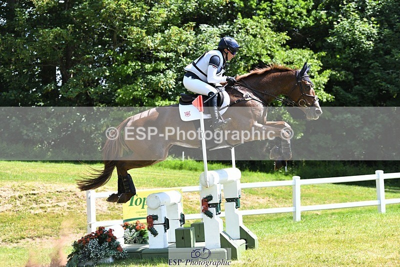 230528-105547-16395 - 401-BLING-Laura_Collett-XC