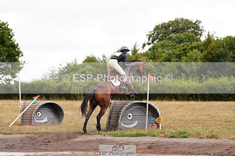 250803A-150010-15731 - P-710-Isla.Kitson-BLUES.CLOUD