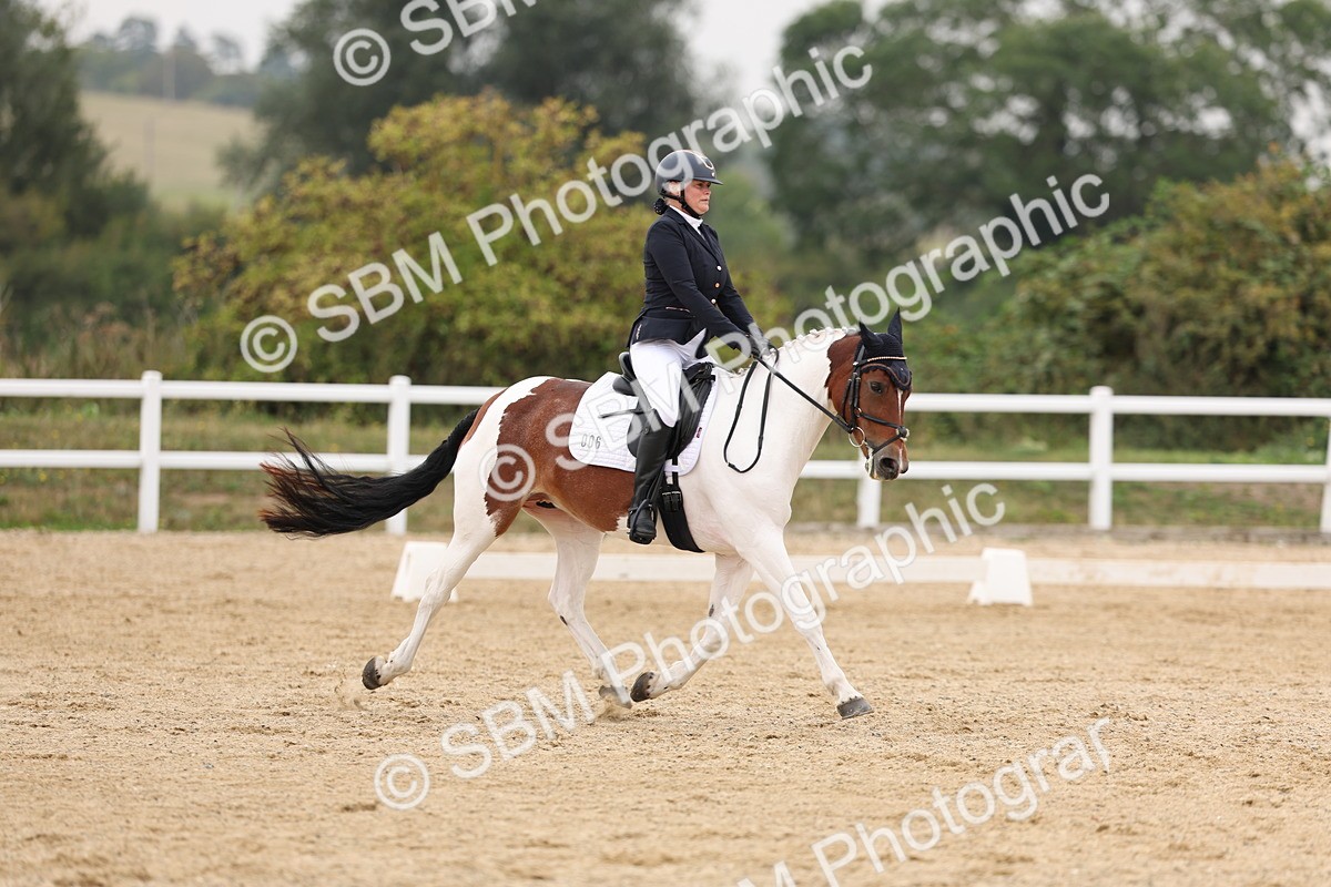 SBM_01489 - Class 9 - Novice 27 Champs