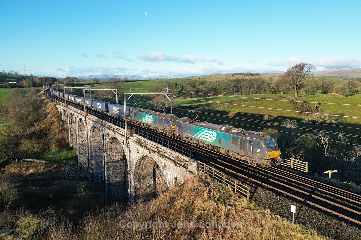 JL - 19.12.24 88009 88006 4S43 Daventry - Coatbridge, Docker Viaduct - Latest shots